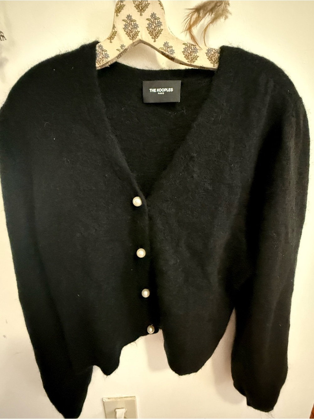 THE KOOPLES Paris Black Fuzzy Pearl Button Cardigan V-Neck Balloon Sleeve Croppe